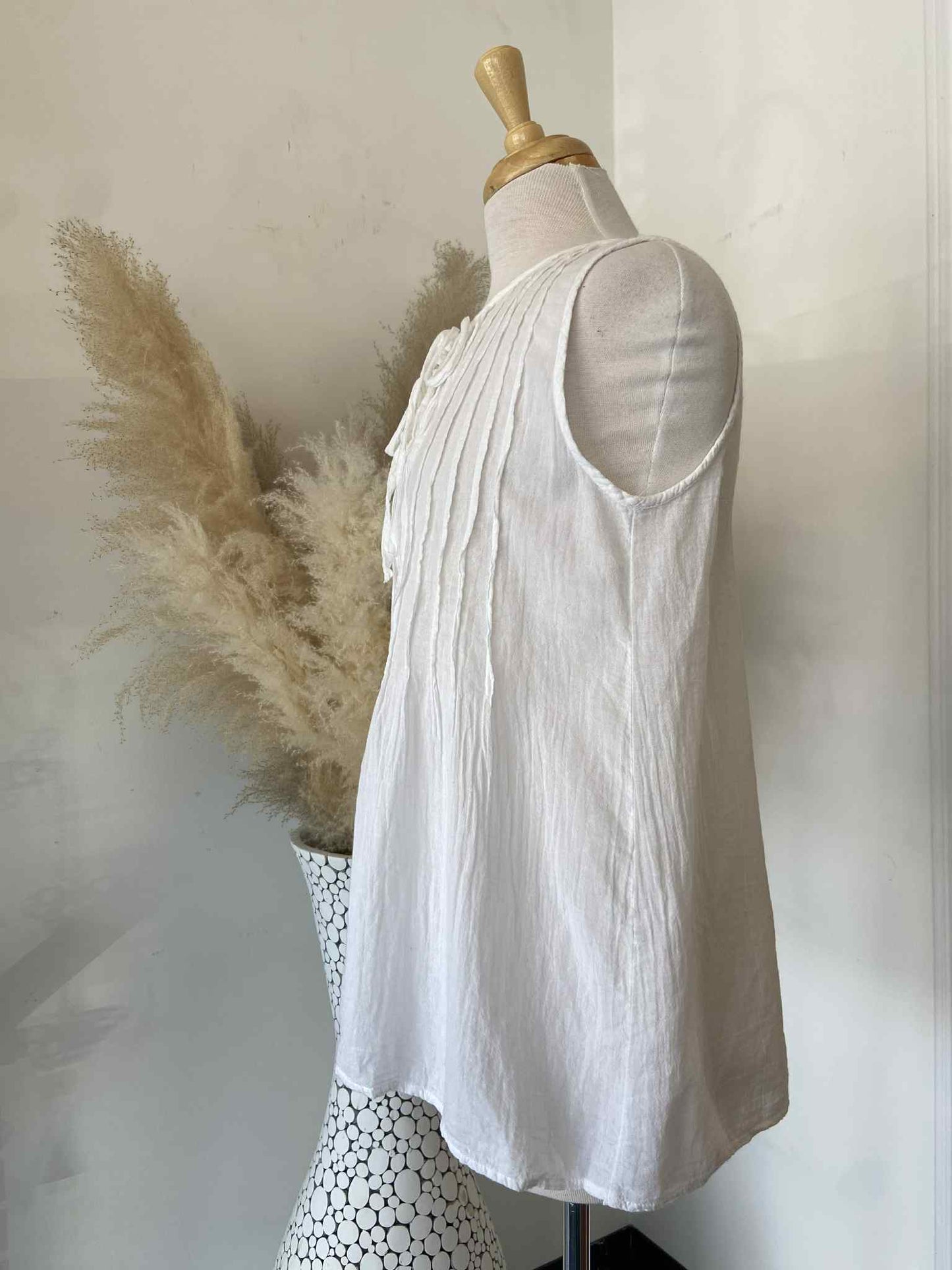 Fran Pintuck Tank ~ White