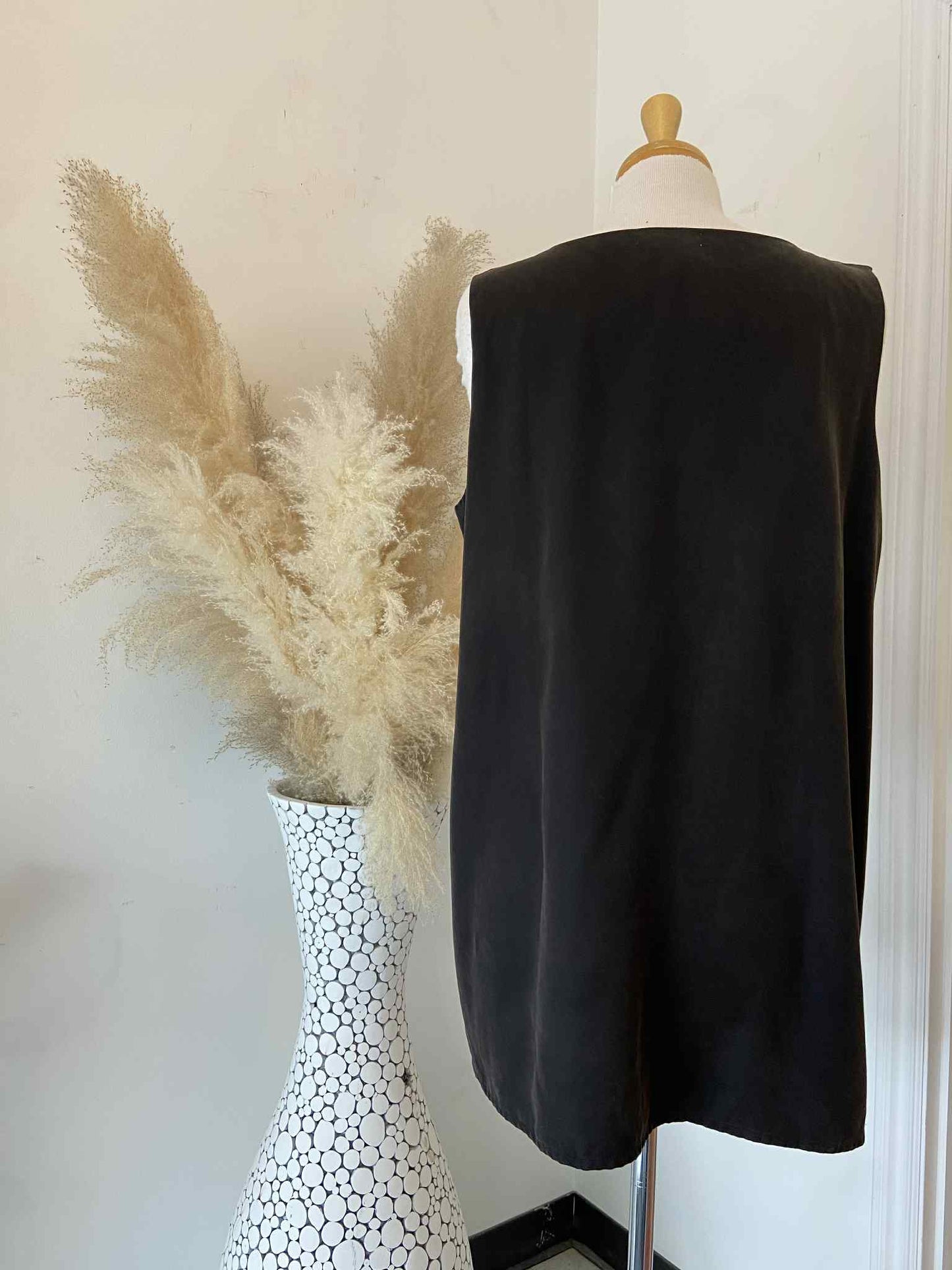 Halley Flowy Tank ~ Washed Black