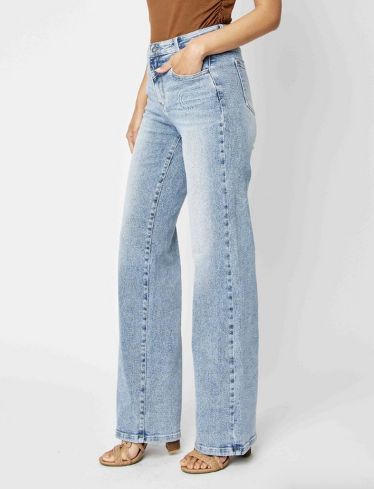 Farrah Retro Straight Leg Jean