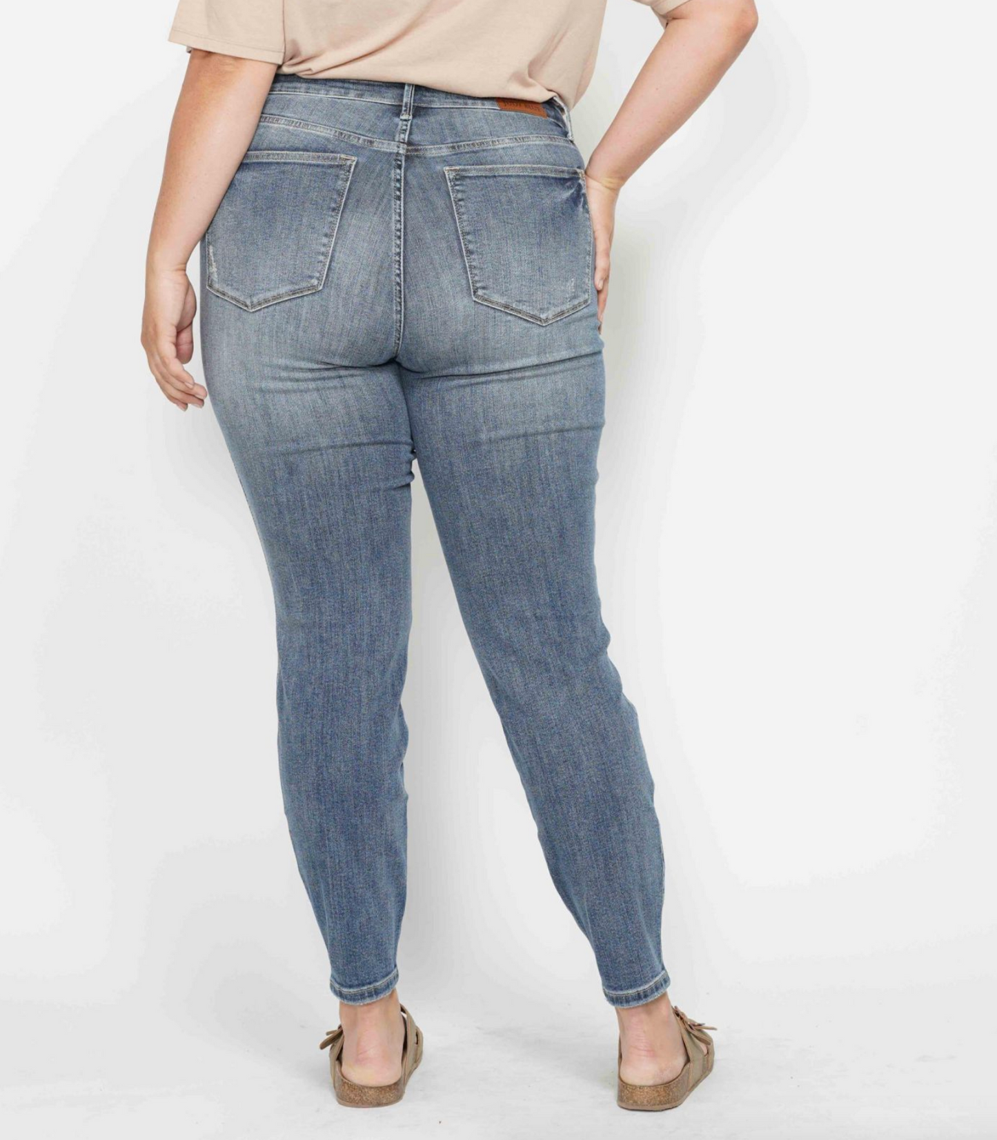 Elena Mid Wash Skinny ~ Reg & Curve