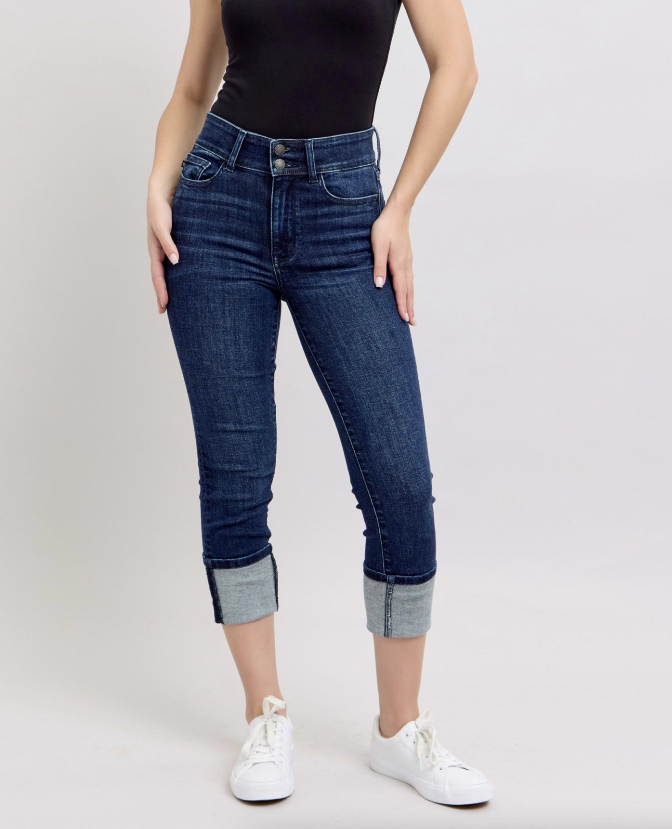 Eva Short Skinny Jeans { Reg & Curve }
