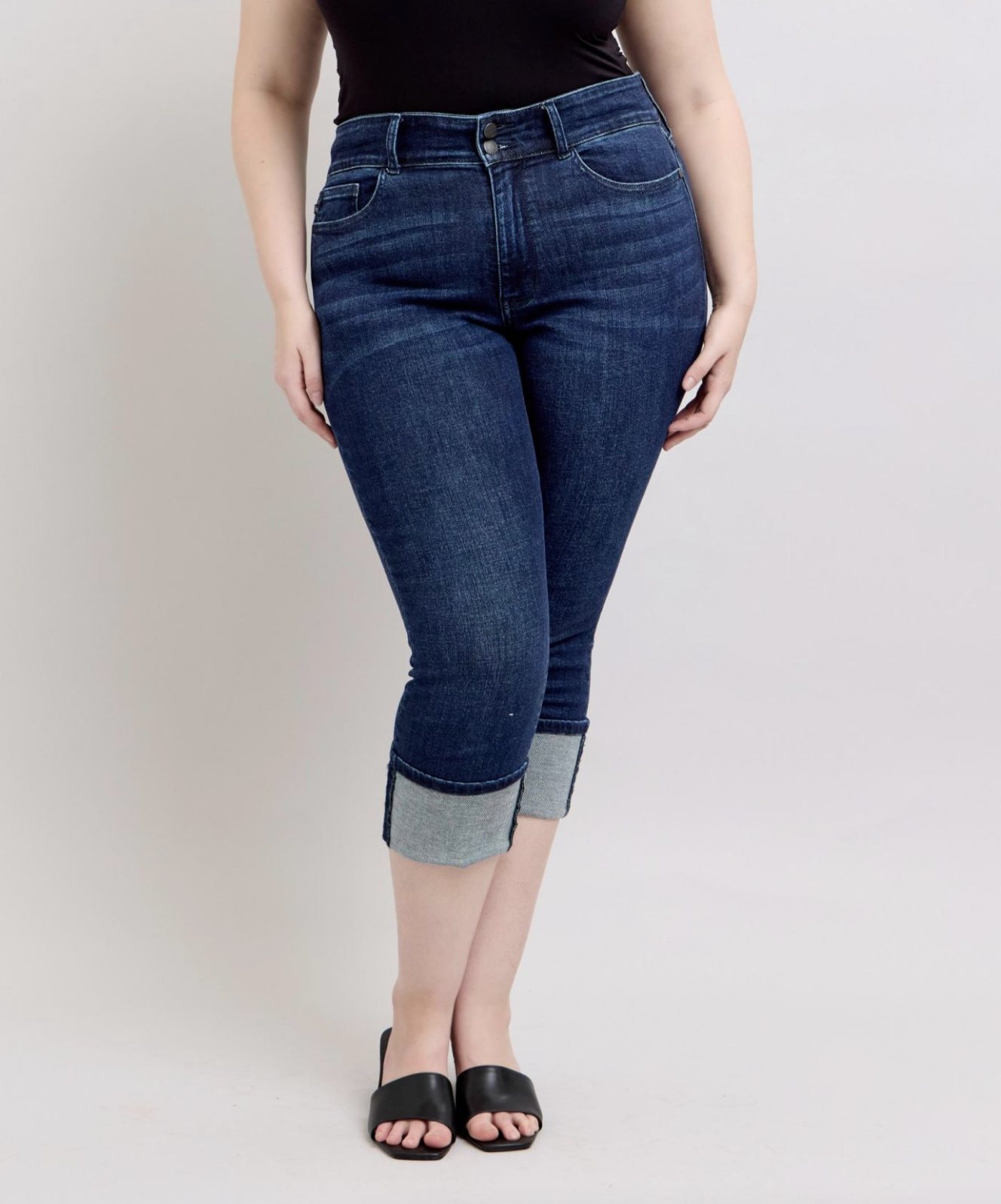 Eva Short Skinny Jeans { Reg & Curve }