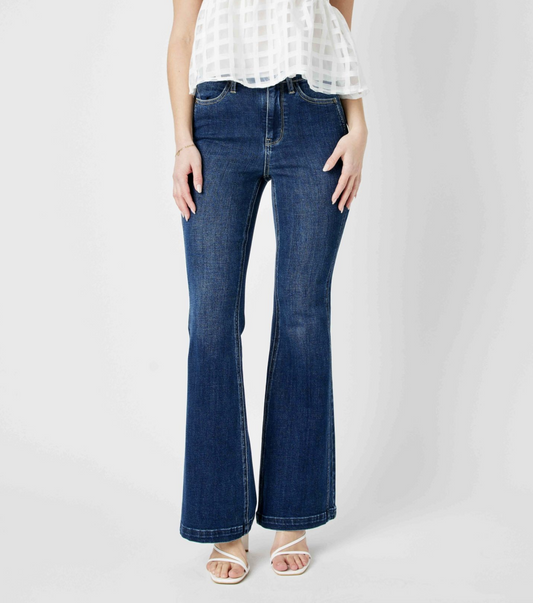 Ronnie Flare Jeans { Reg }