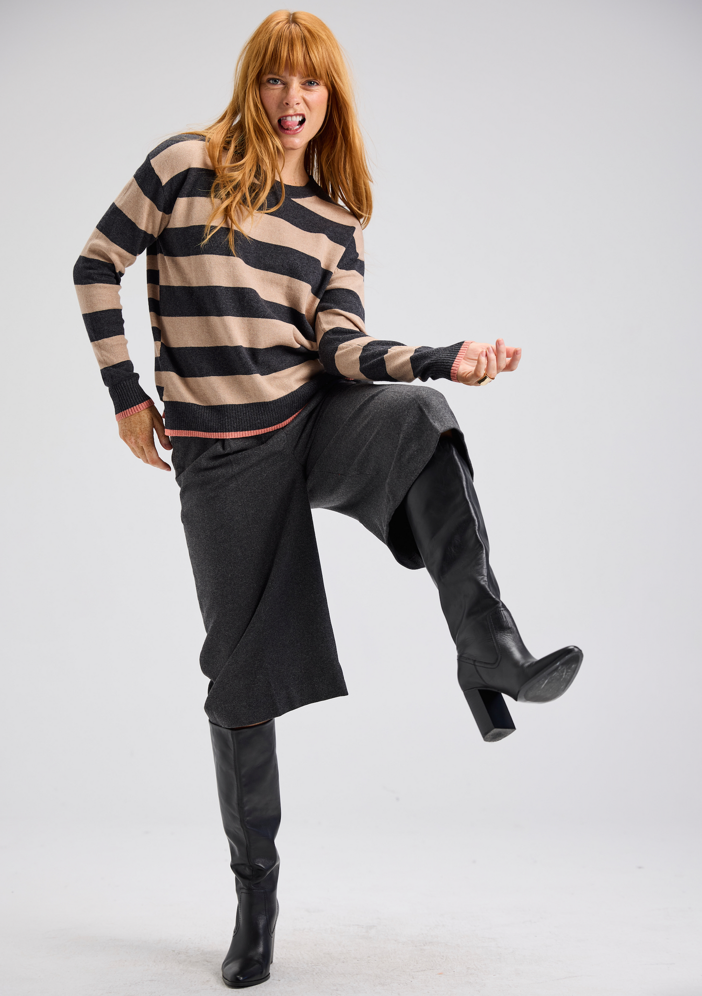 Olli Crewneck ~ Charcoal