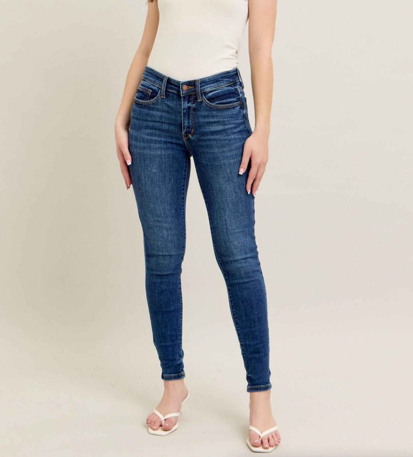 Suzie Skinny Jeans { Reg & Curve }
