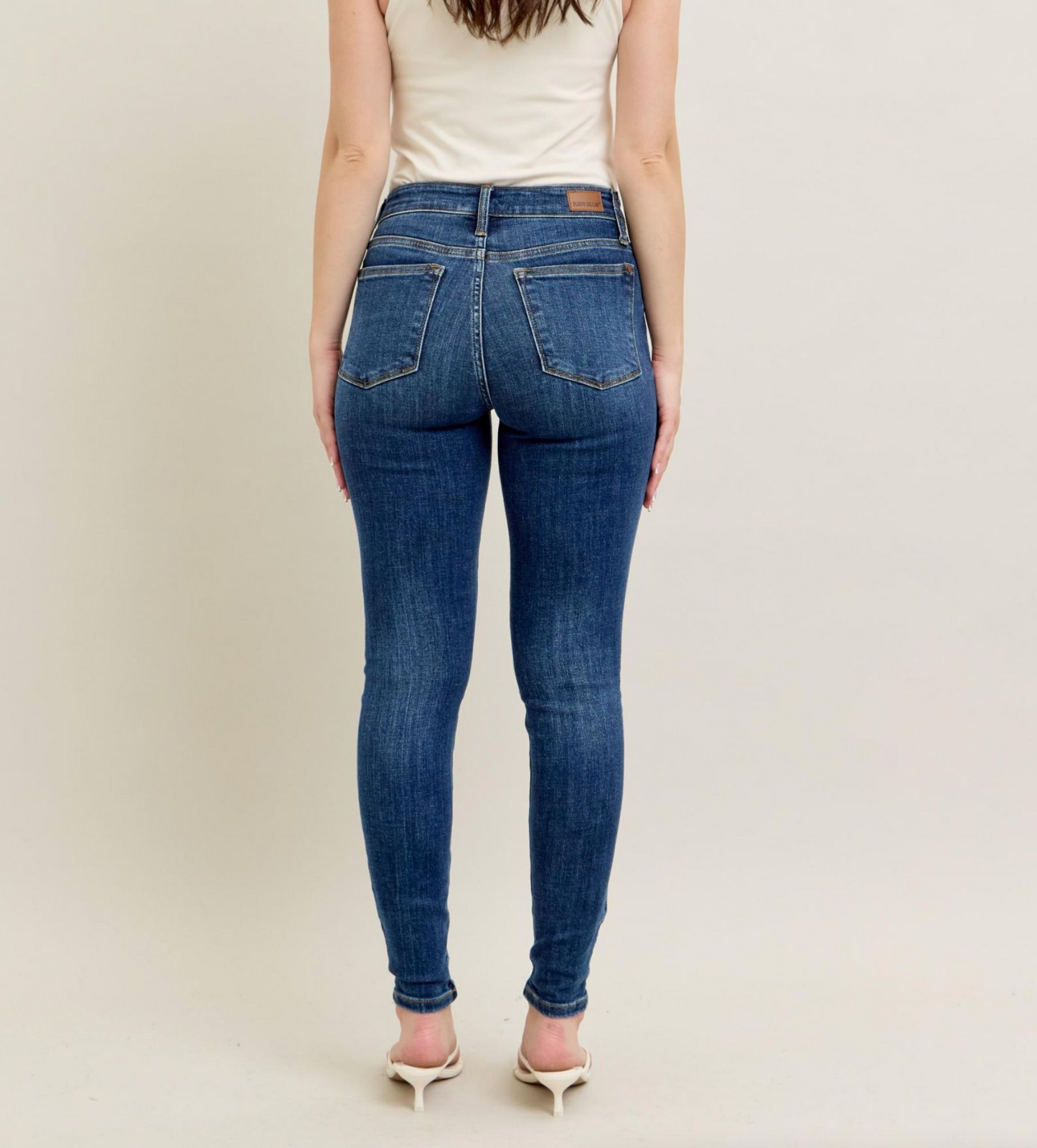 Suzie Skinny Jeans { Reg & Curve }