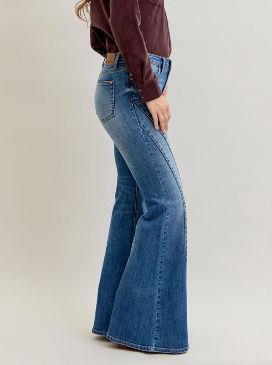 Kyla Flare Jeans { Reg & Curve }
