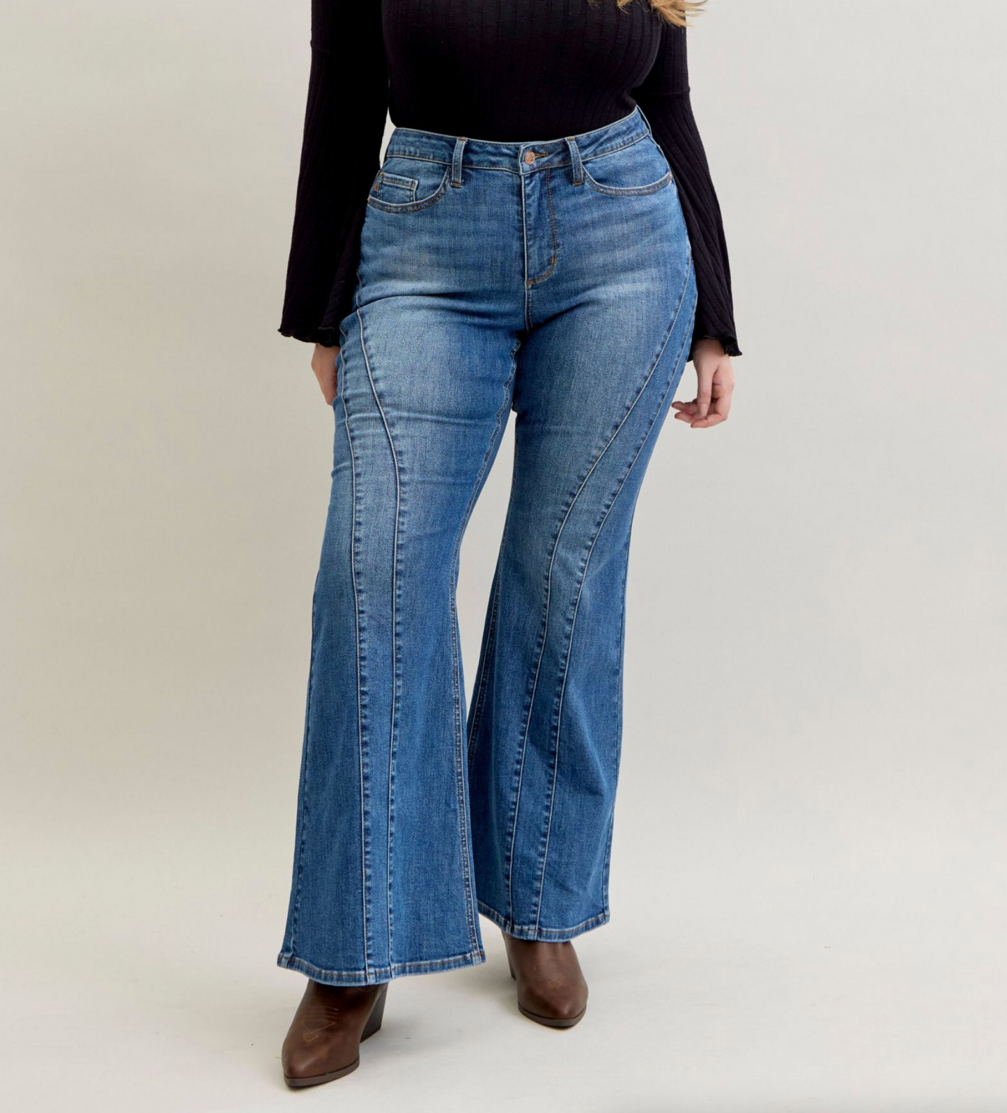Kyla Flare Jeans { Reg & Curve }