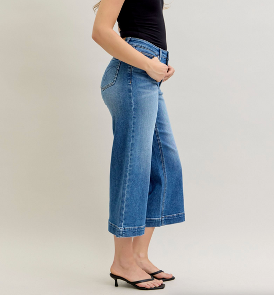 Maya Crop Jean { Reg }