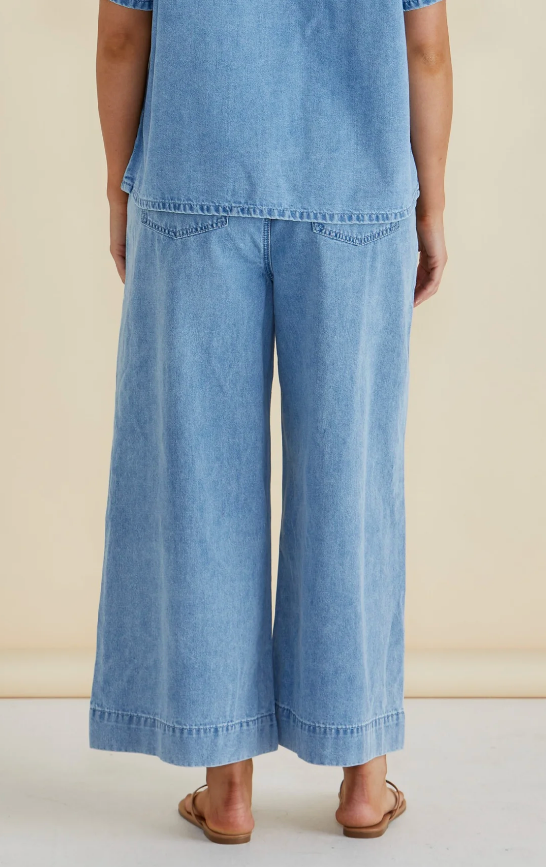 Saffra Relax Leg Drawstring Waist Jean