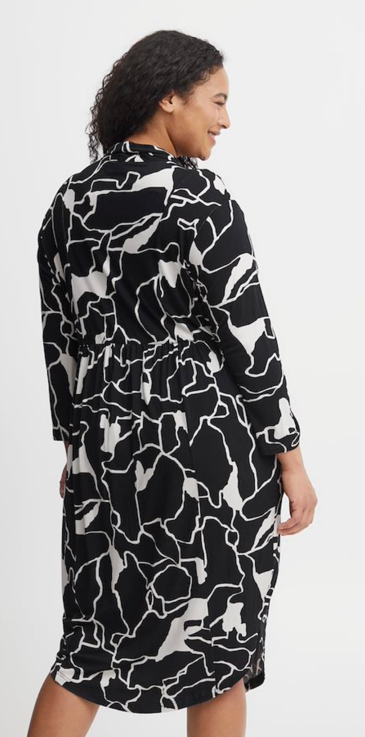 Dotty Dress { Curve }
