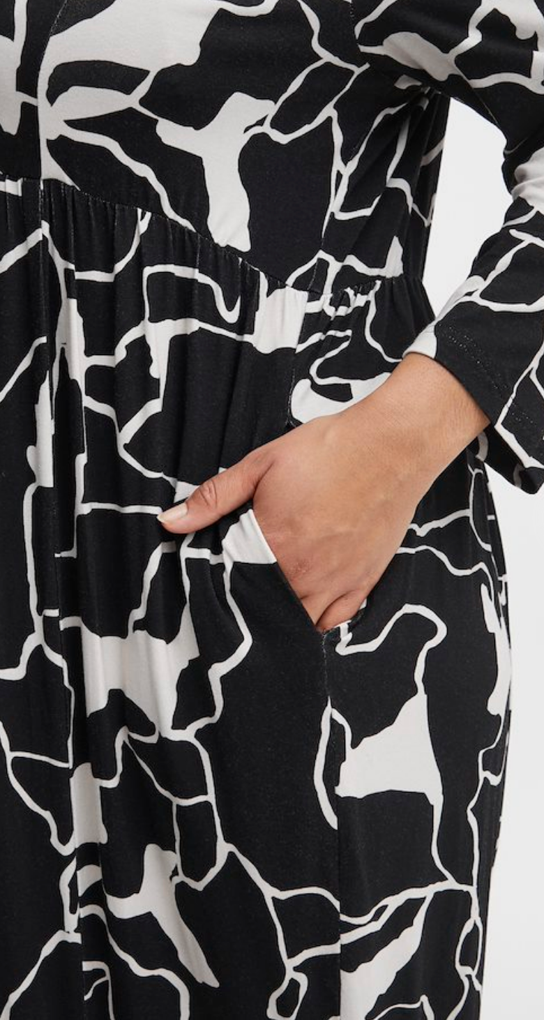 Dotty Dress { Curve }