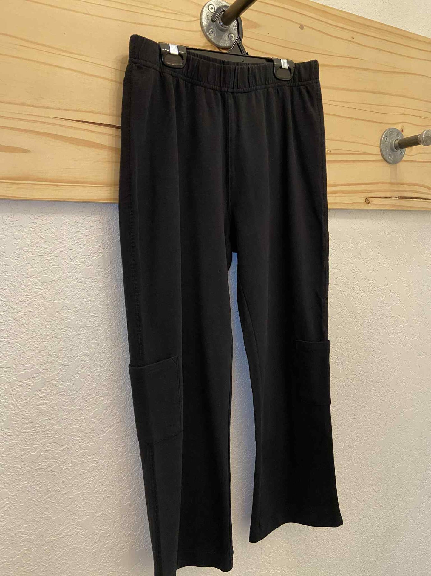 Renni Straight Leg Crop ~ Black