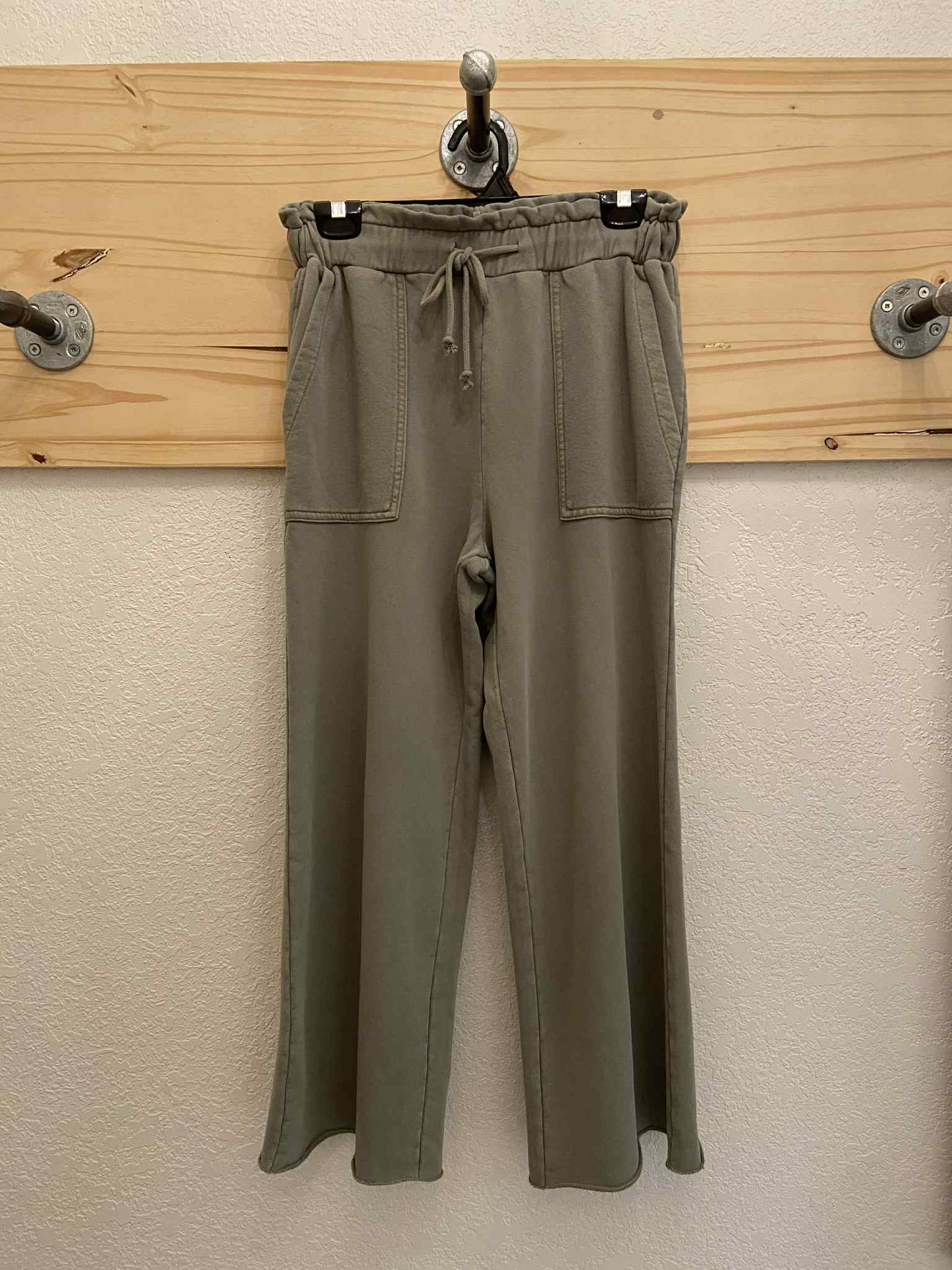 Ryleigh Ankle Pant ~ Pebble