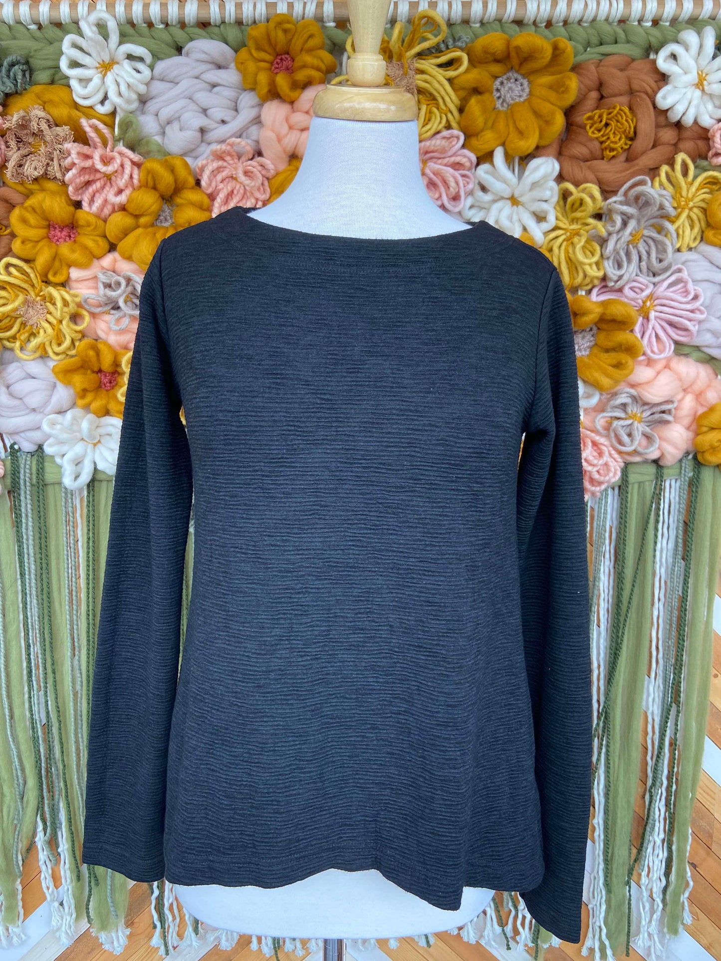 Willa Pullover ~ Black