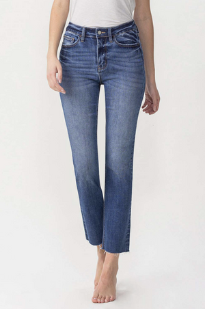 Open image in slideshow, Aria Slim Straight Leg Jeans { Curve }

