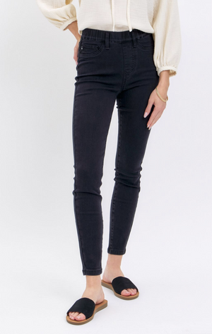 Margie Pull On Skinny Jeans { Reg & Curve }