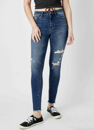 Open image in slideshow, Janie Skinny Jeans { Reg }
