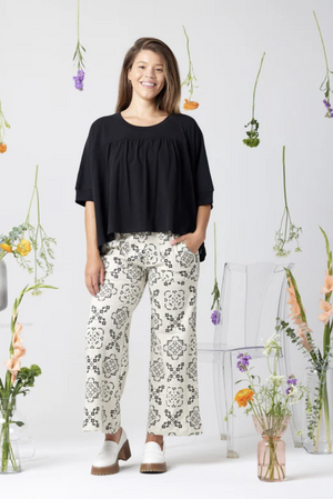 Open image in slideshow, Lotus Top ~ Washed Black
