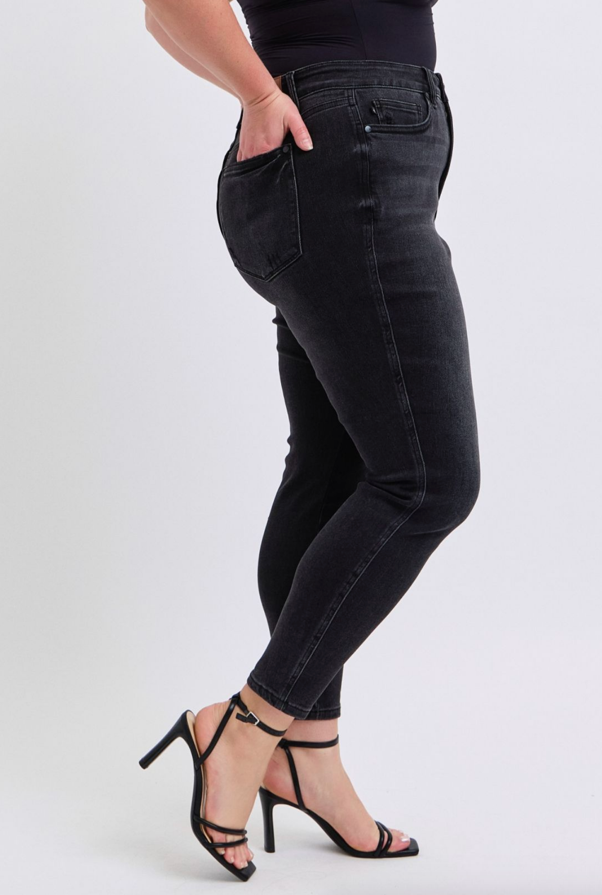 Laurel Washed Black Skinny { Reg & Curve }