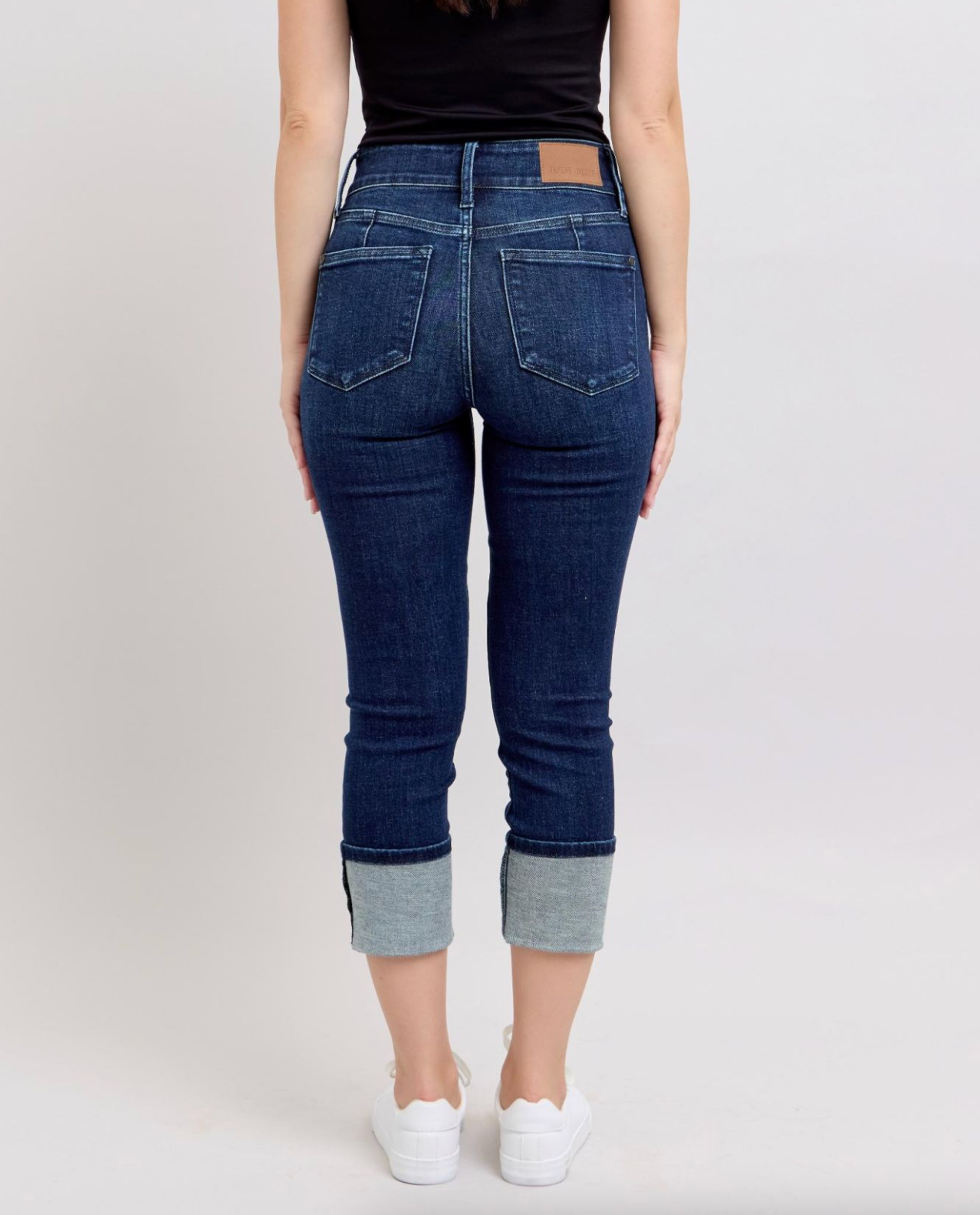 Eva Short Skinny Jeans { Reg & Curve }