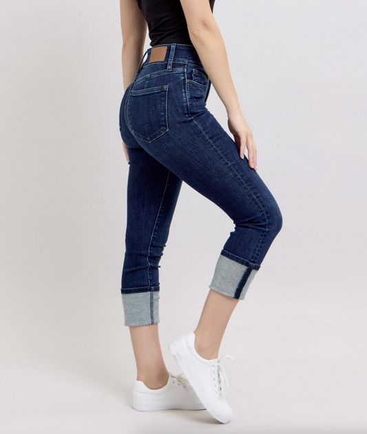 Eva Short Skinny Jeans { Reg & Curve }