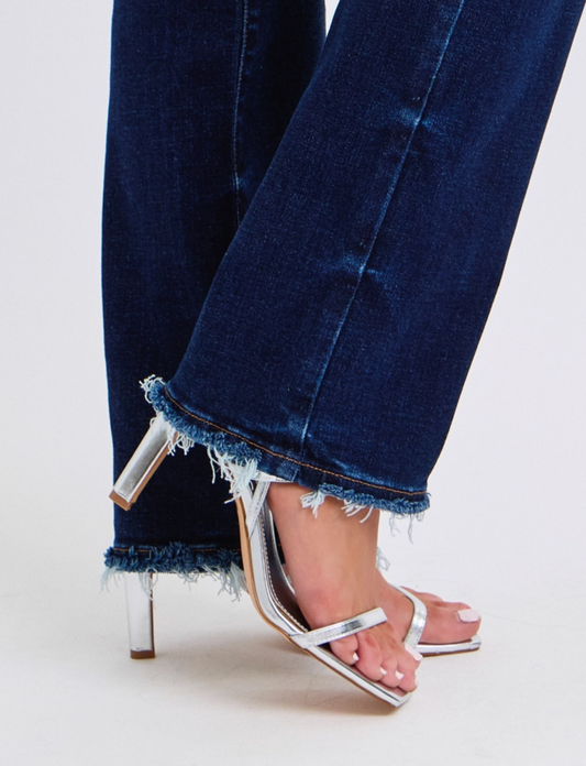 Etta Straight Leg Jean { Reg }