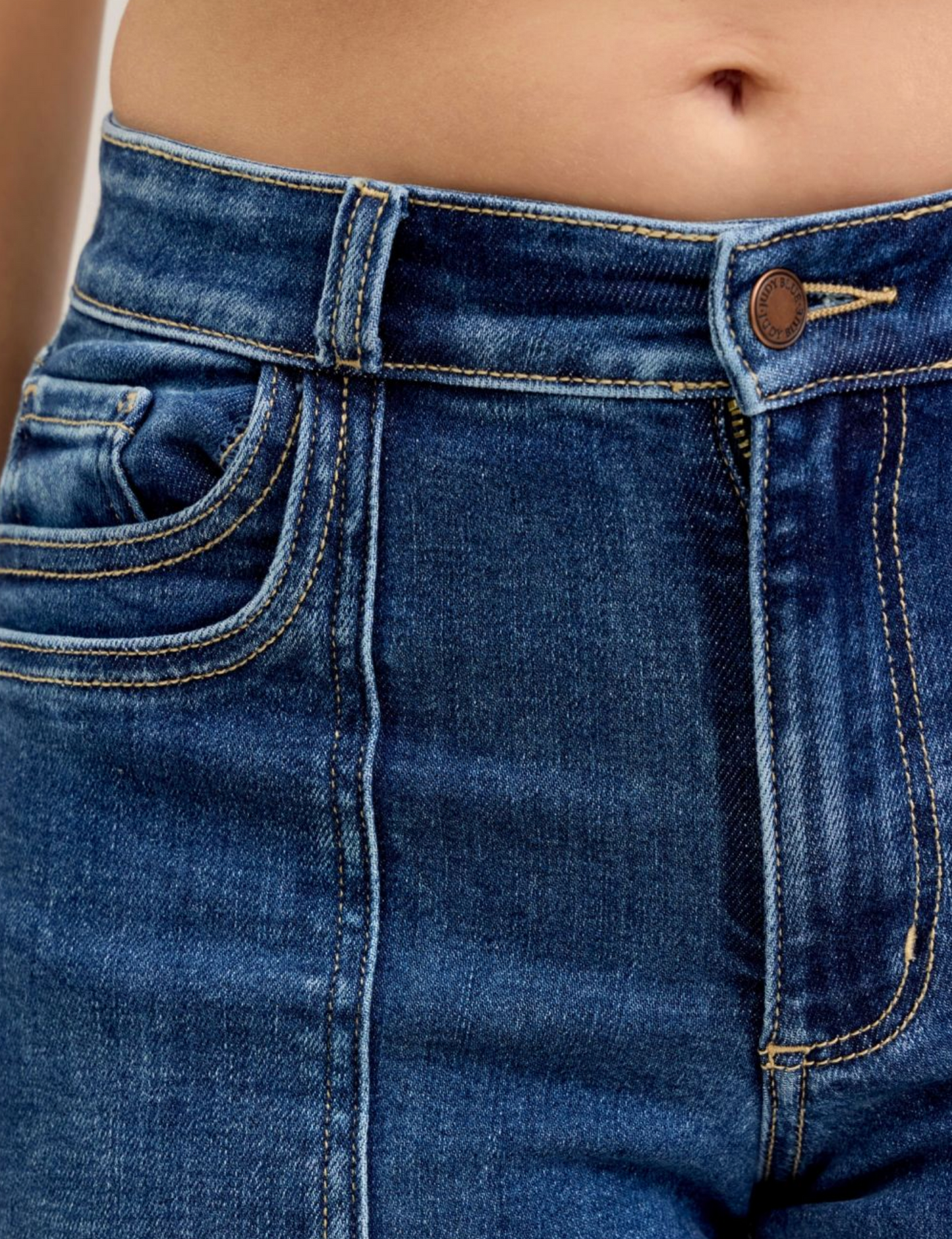 Hanna Straight Leg Jean { Reg }
