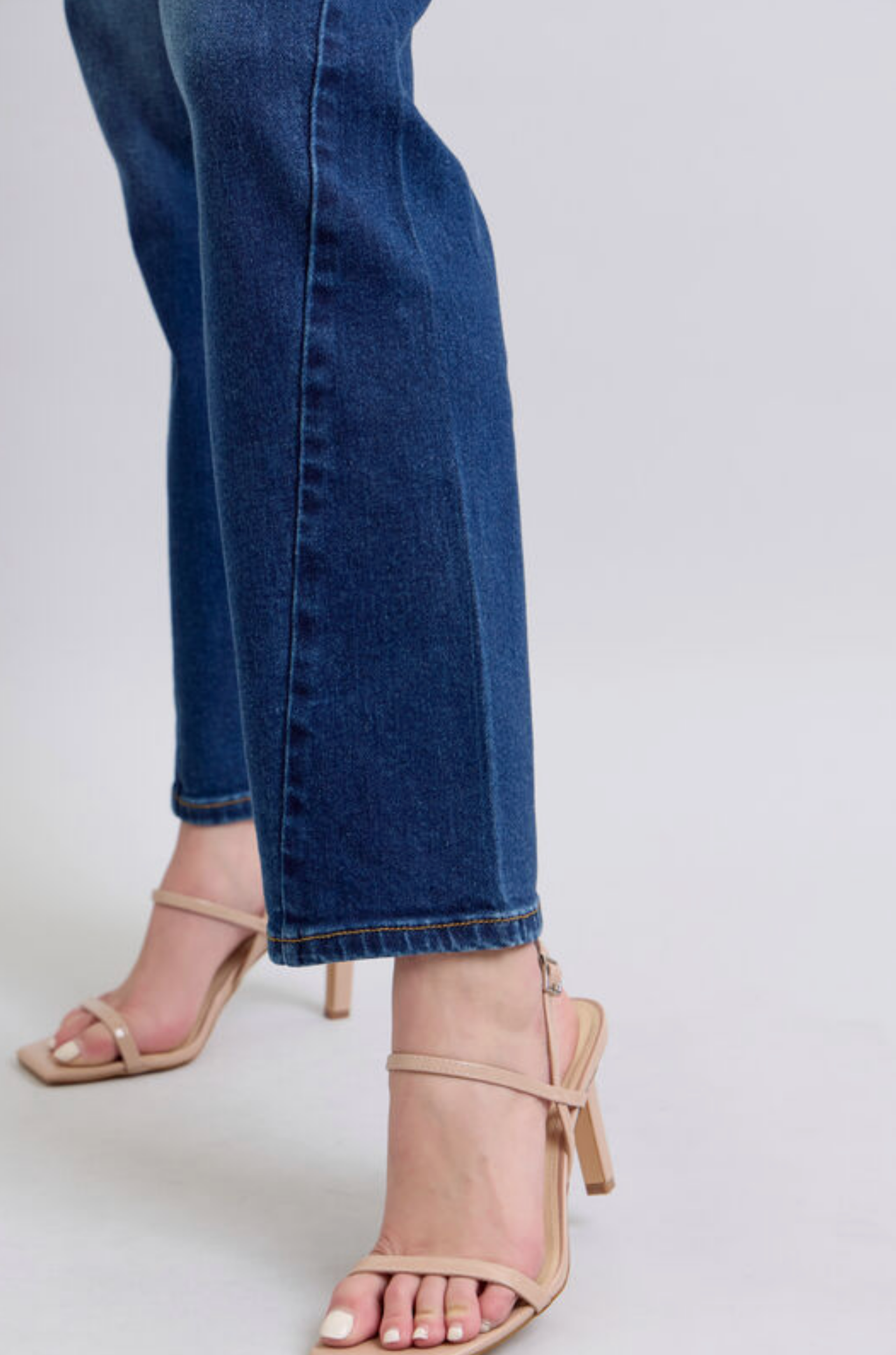 Stef Straight Leg Jean { Reg }
