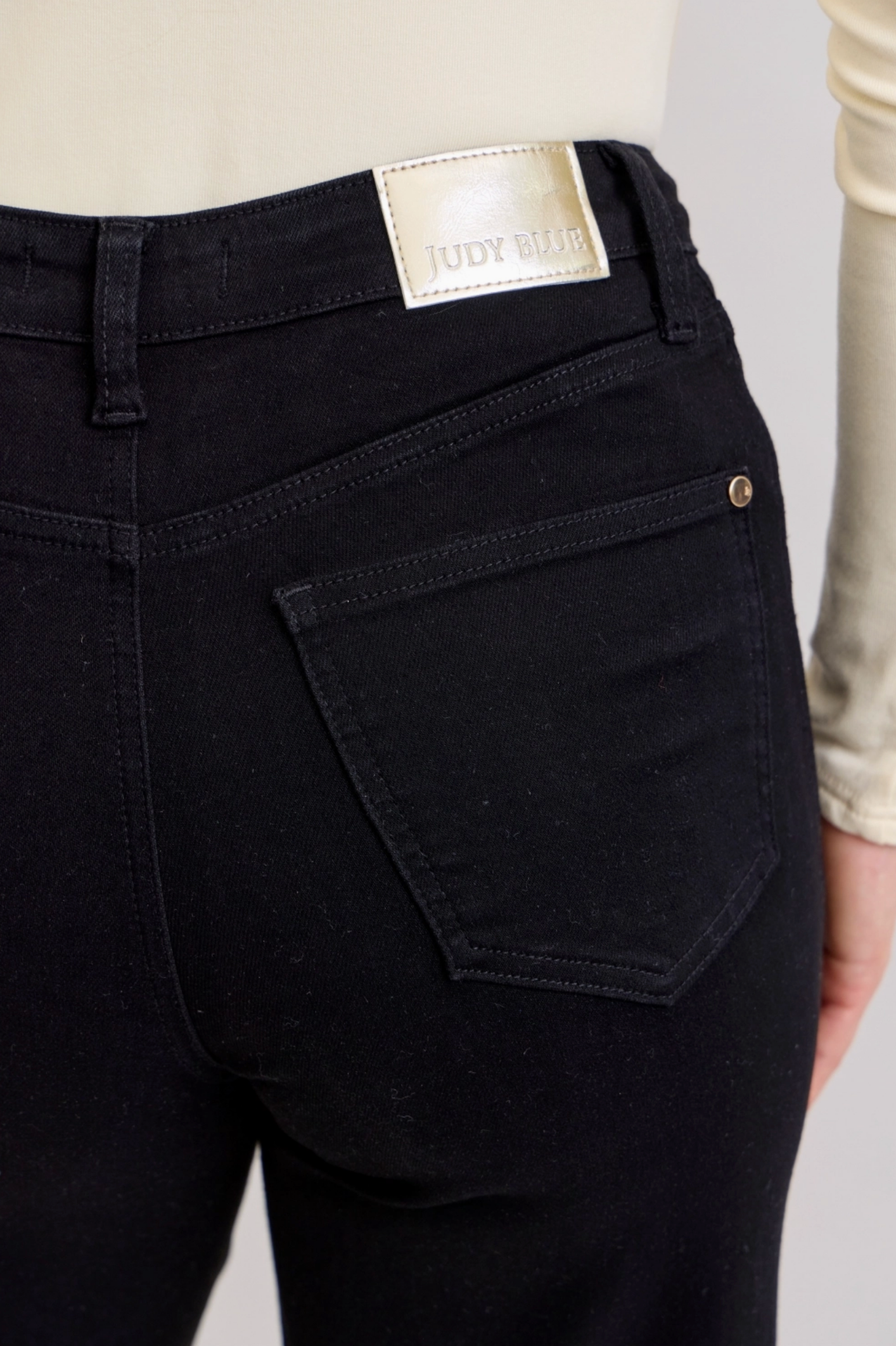 Lara Retro Wide Leg Jean{ Reg }