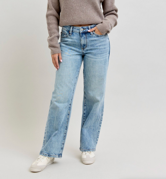 Betty Petite Straight Leg { Reg }