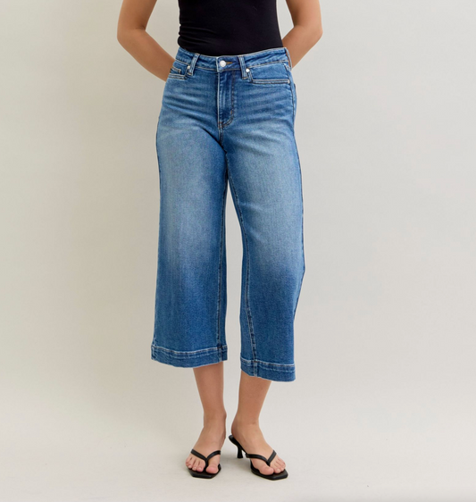 Maya Crop Jean { Reg }