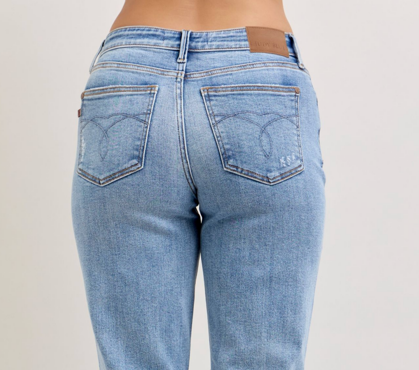 Kim Destroyed Boyfriend Jean { Reg }