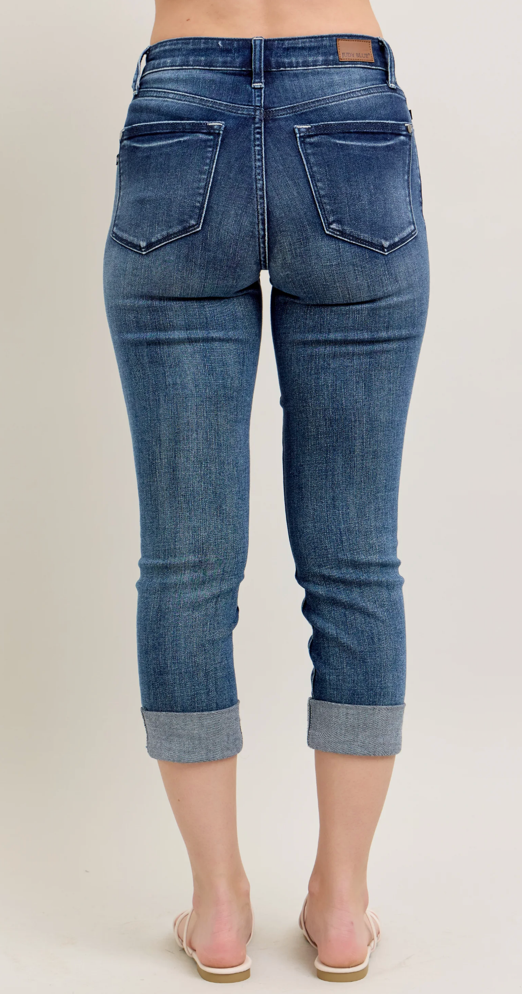 Michelle Cuffed Capri { Reg }