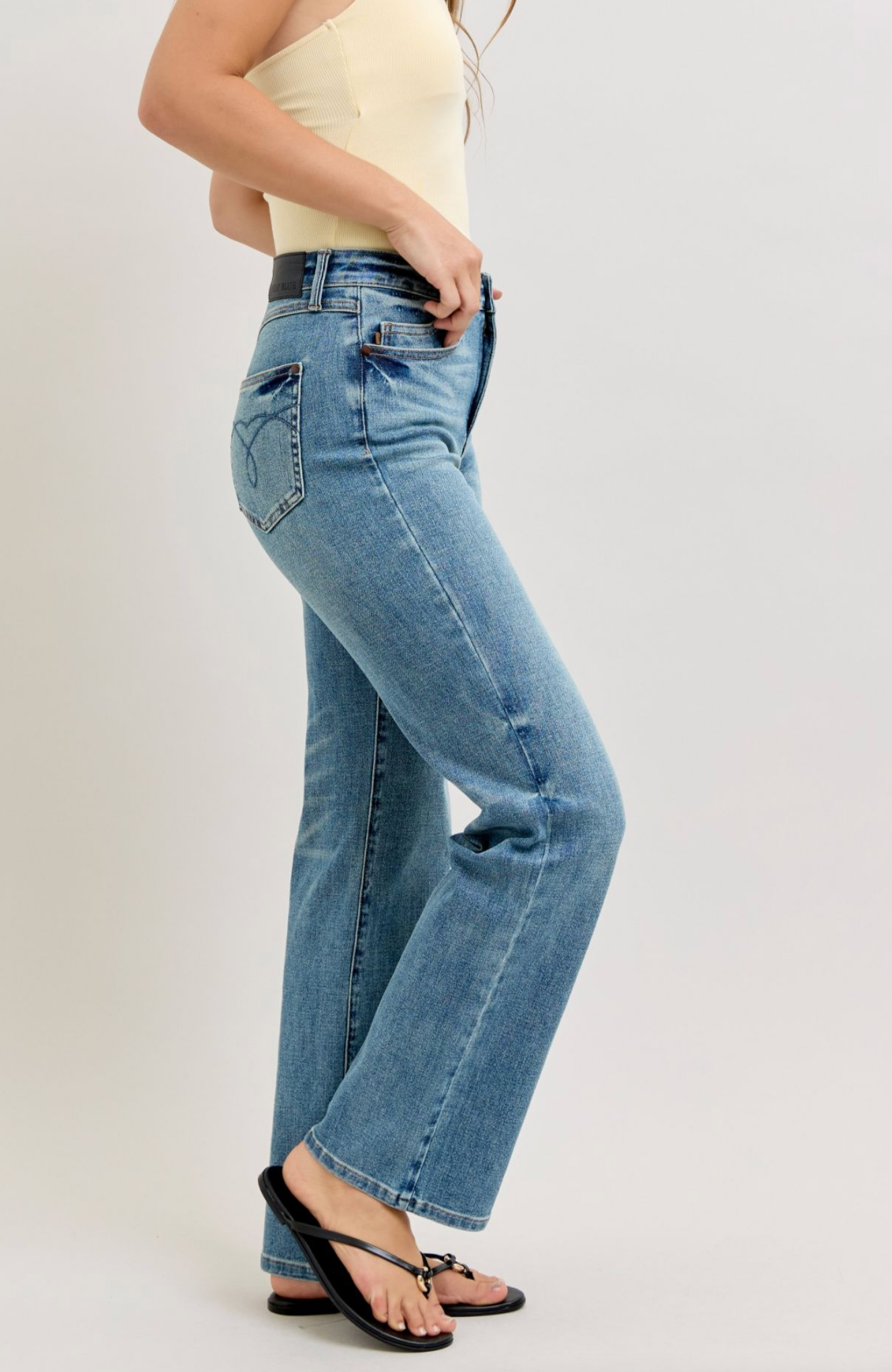Sarah Slim-Straight Leg Jean { Reg & Curve }