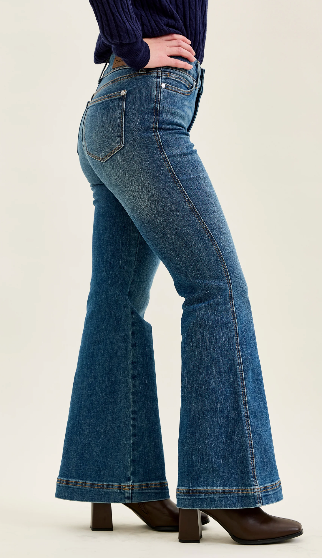 Angelina Petite Flare { Reg }