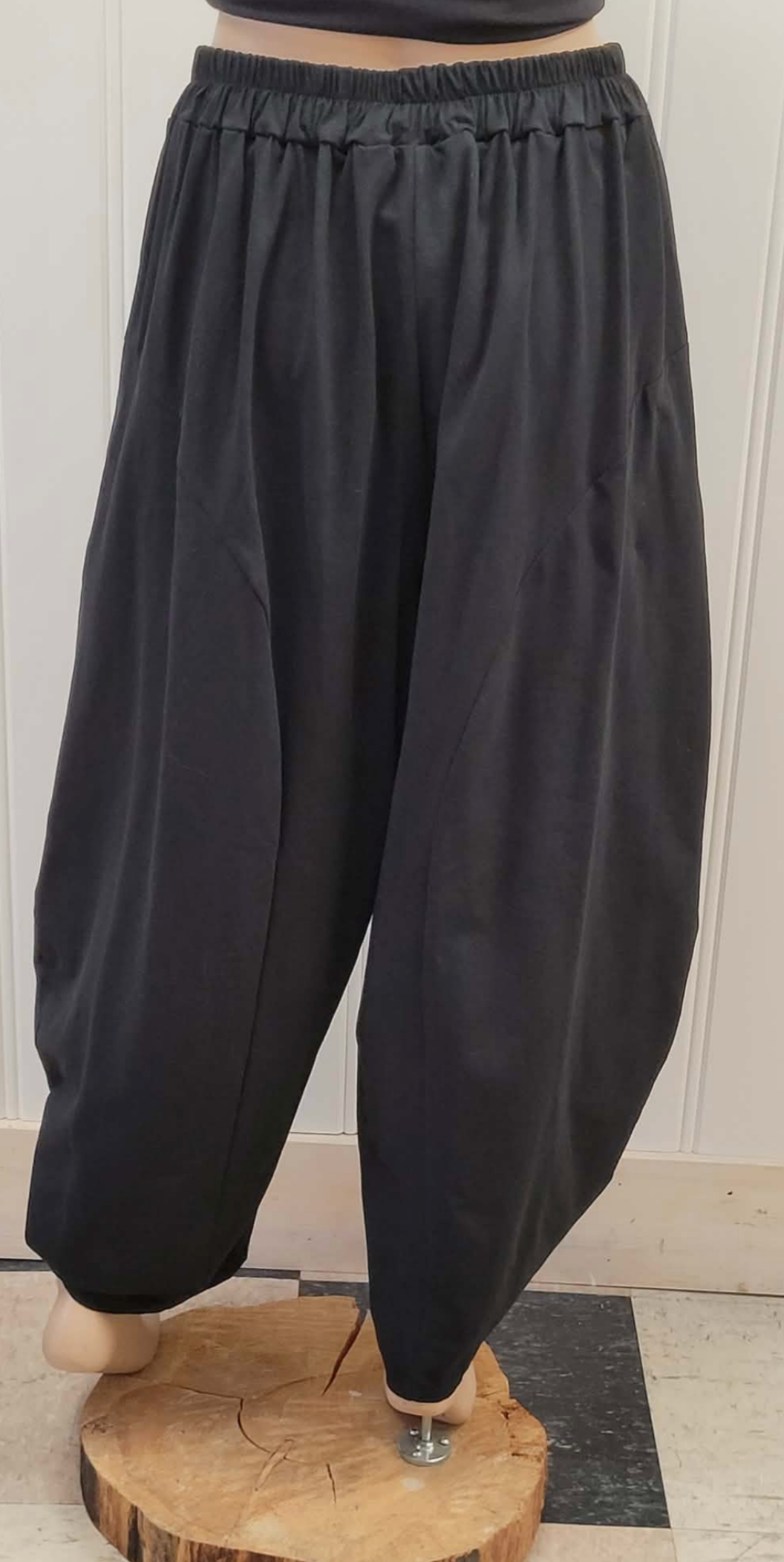 Soft Barrel Crop Pants ~ 2 Colours