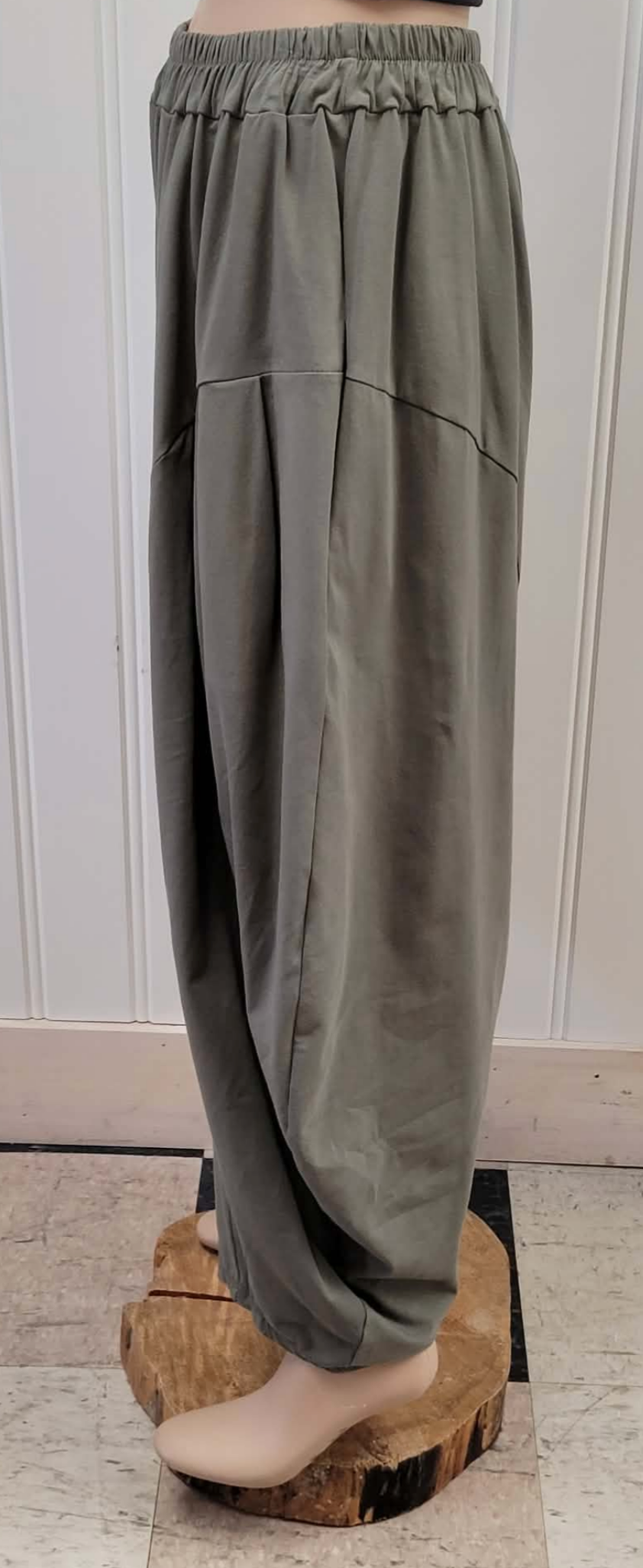 Soft Barrel Crop Pants ~ 2 Colours
