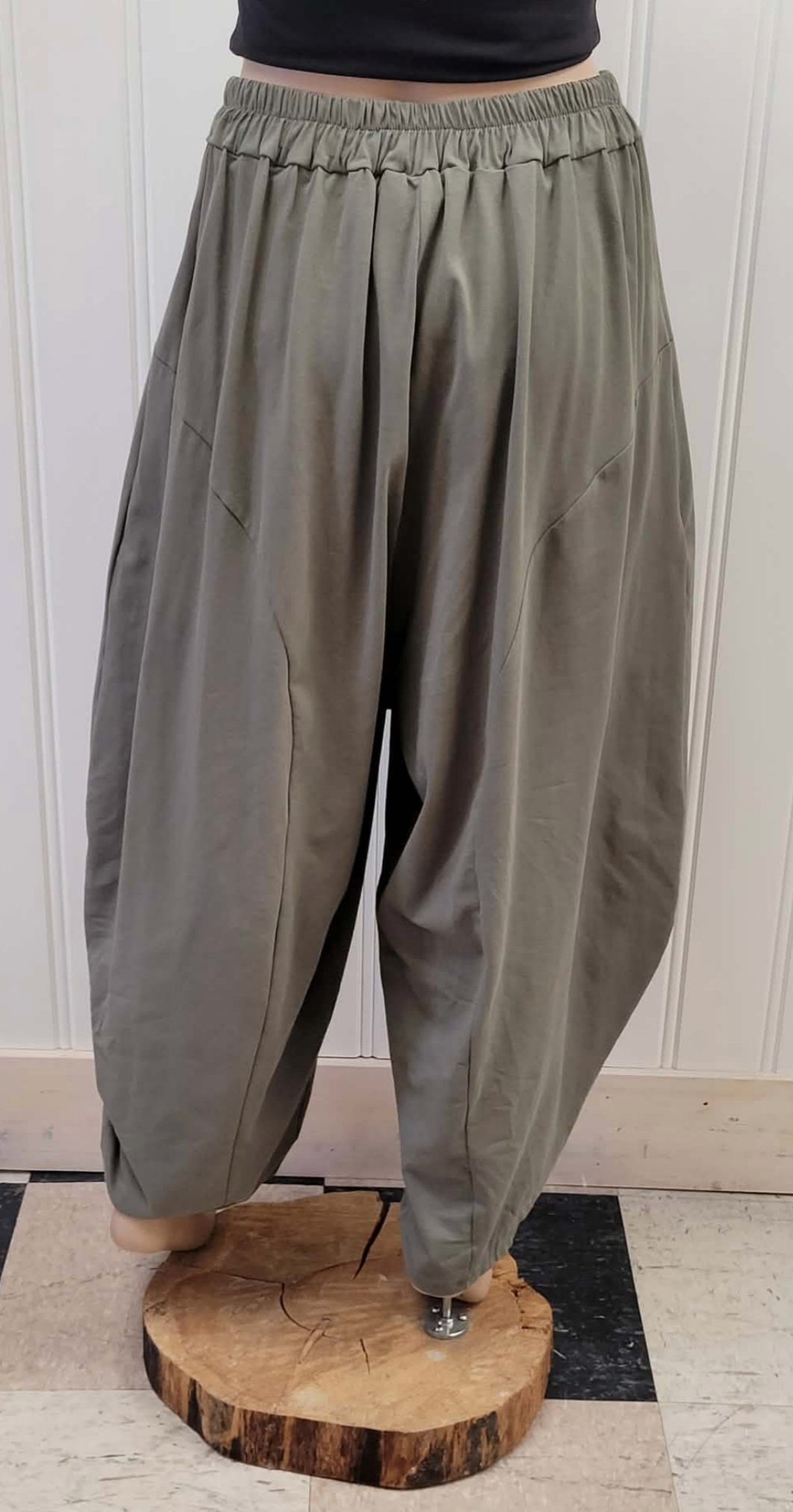 Soft Barrel Crop Pants ~ 2 Colours
