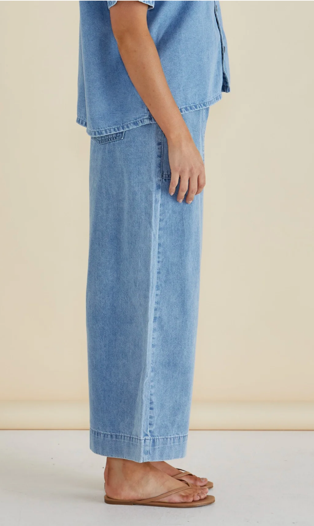Saffra Relax Leg Drawstring Waist Jean