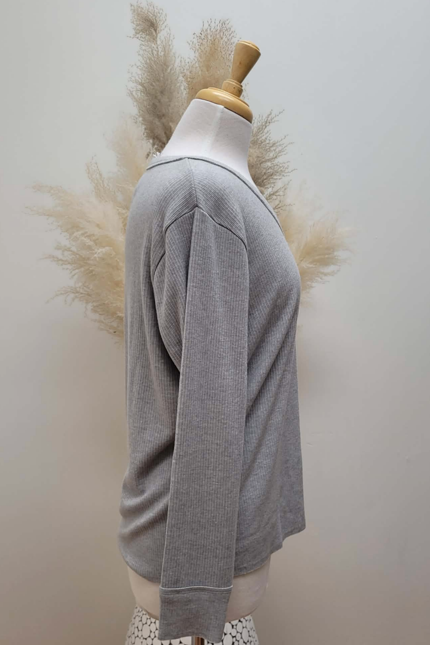 Dazzling Sweater Rib V-Neck ~ Silver Glimmer
