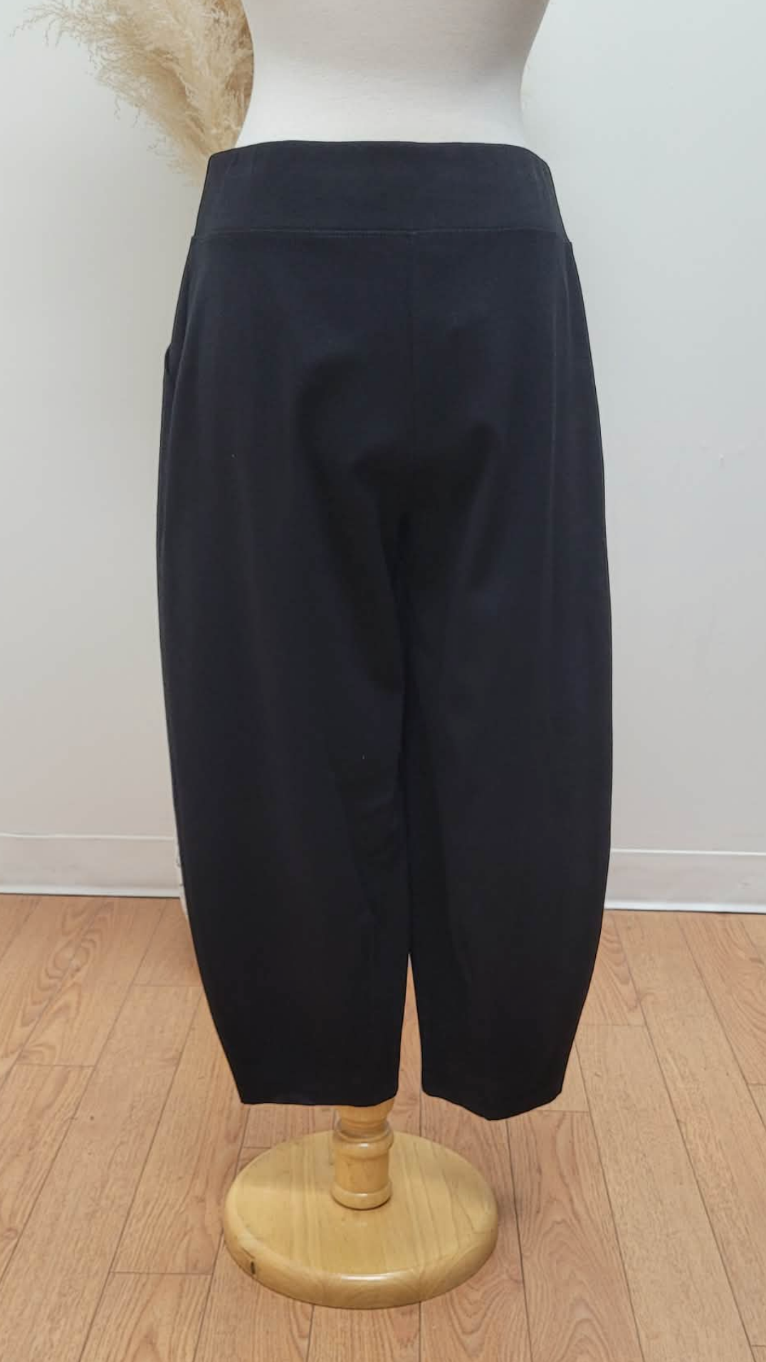 Ankle Barrel Pant ~ Black