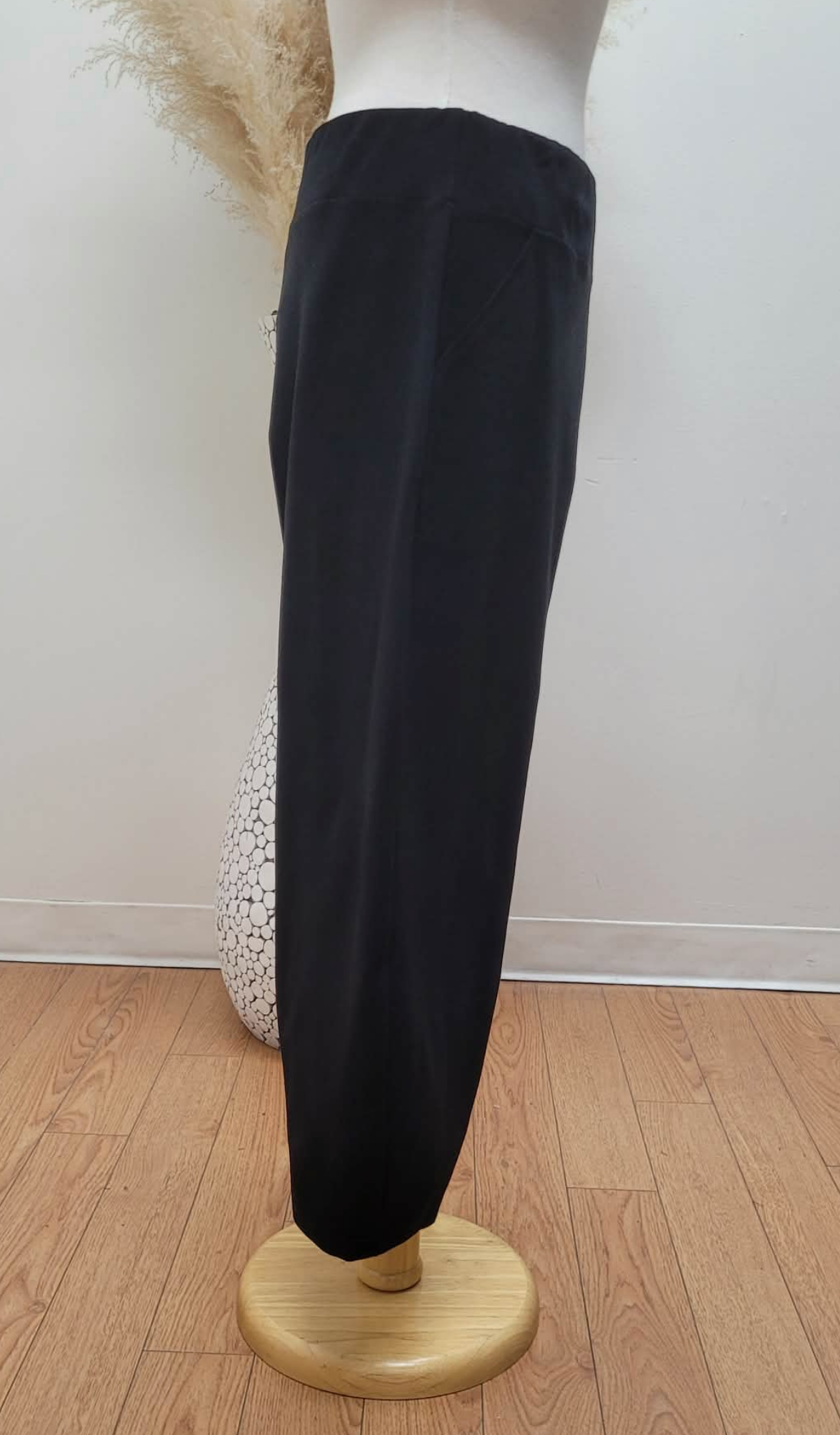 Ankle Barrel Pant ~ Black