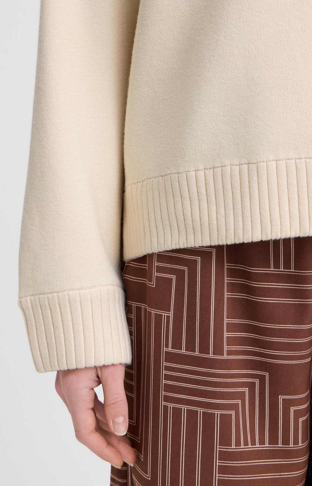 Byotari Sweater