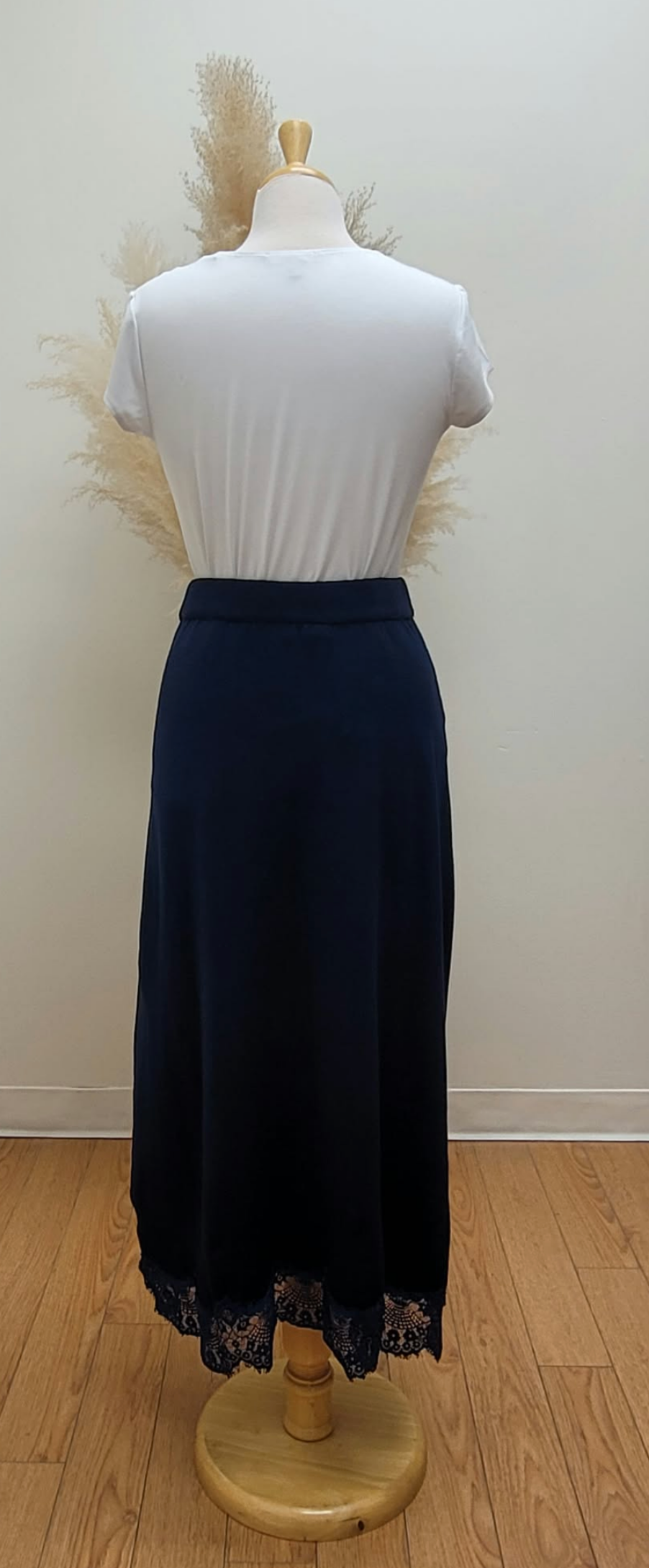 Lace Detail Knit Skirt