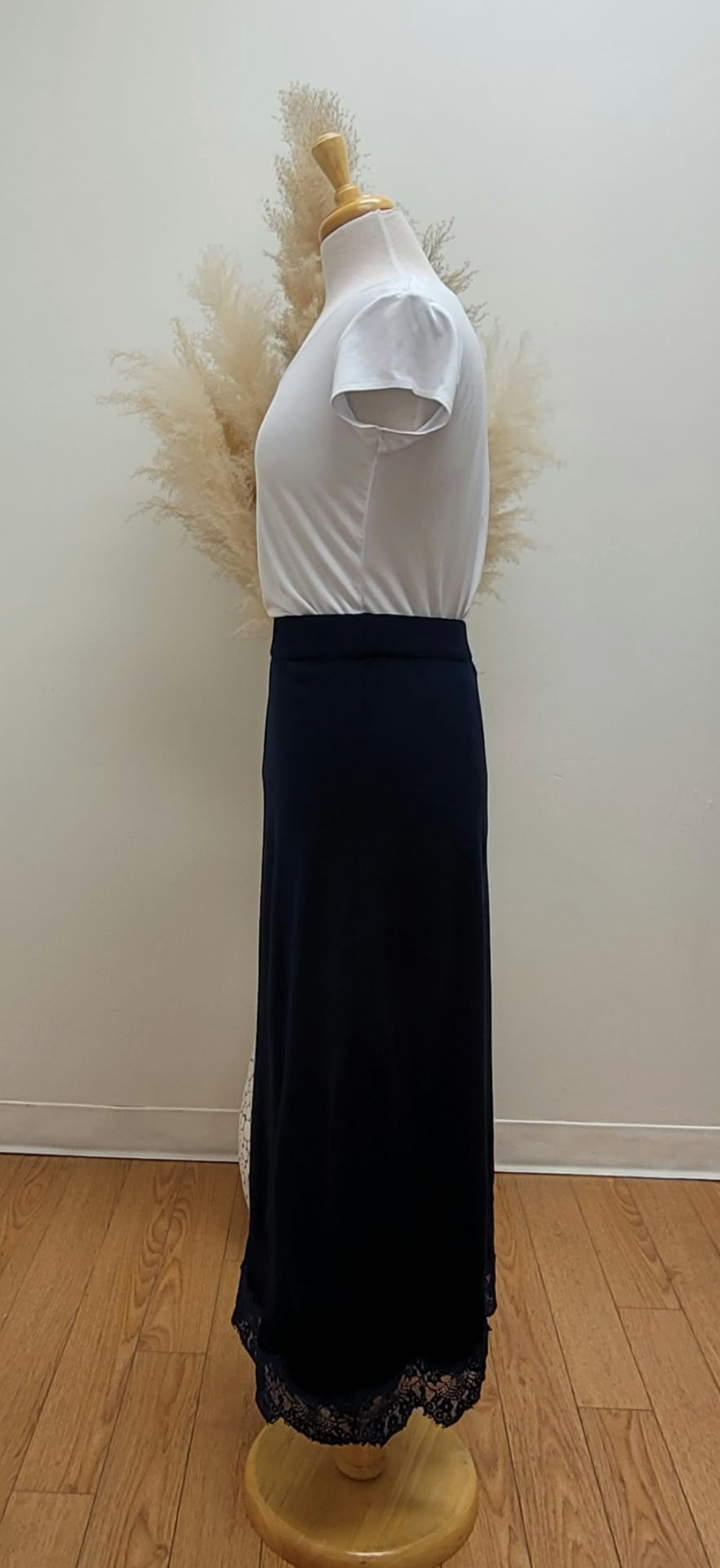 Lace Detail Knit Skirt