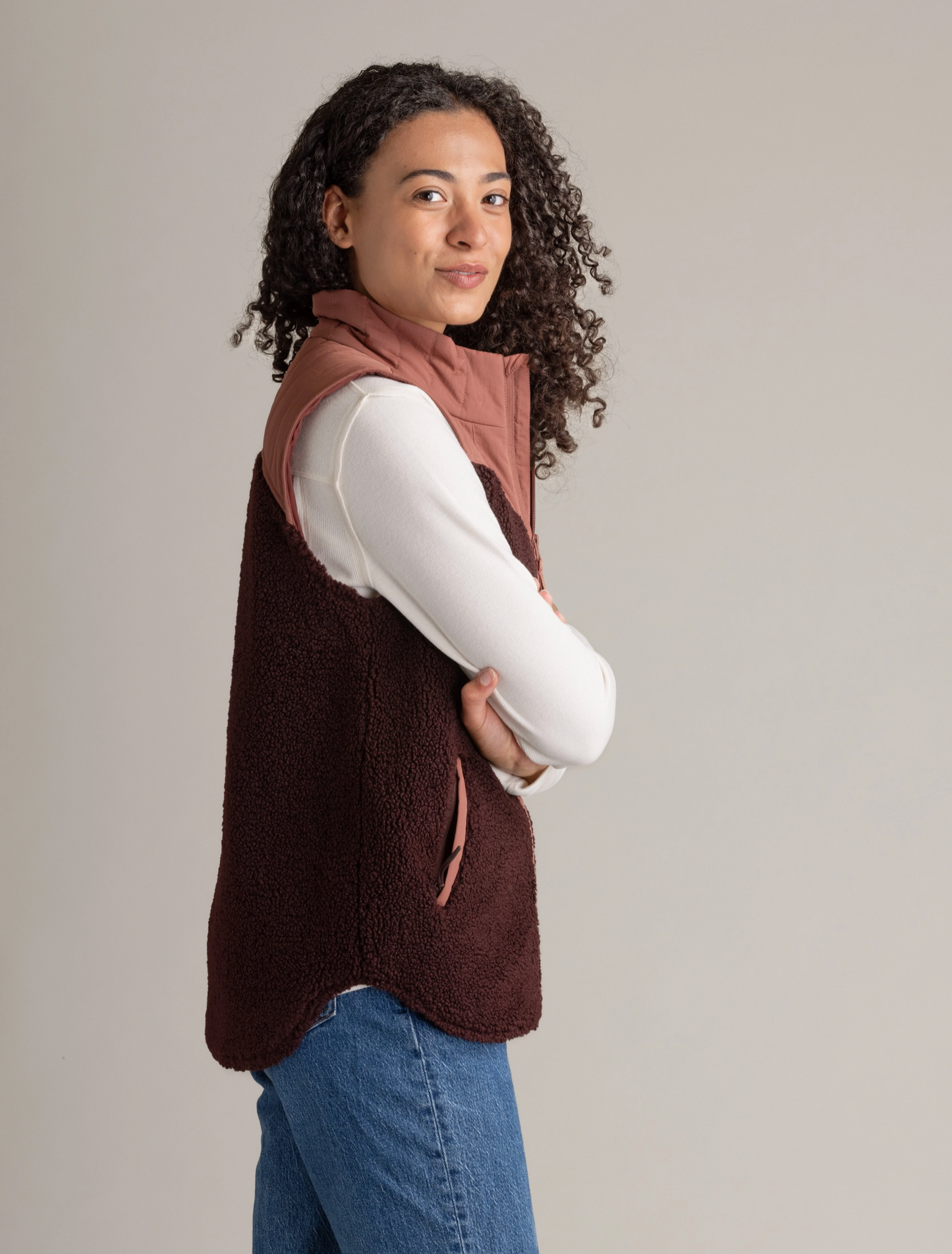 Dela Vest