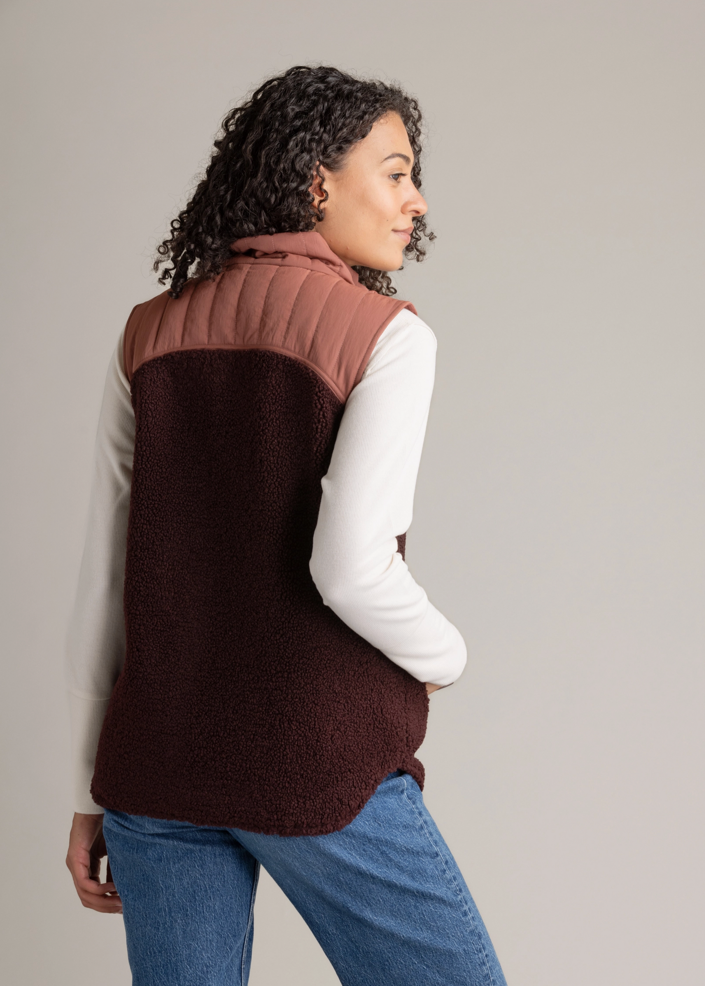 Dela Vest
