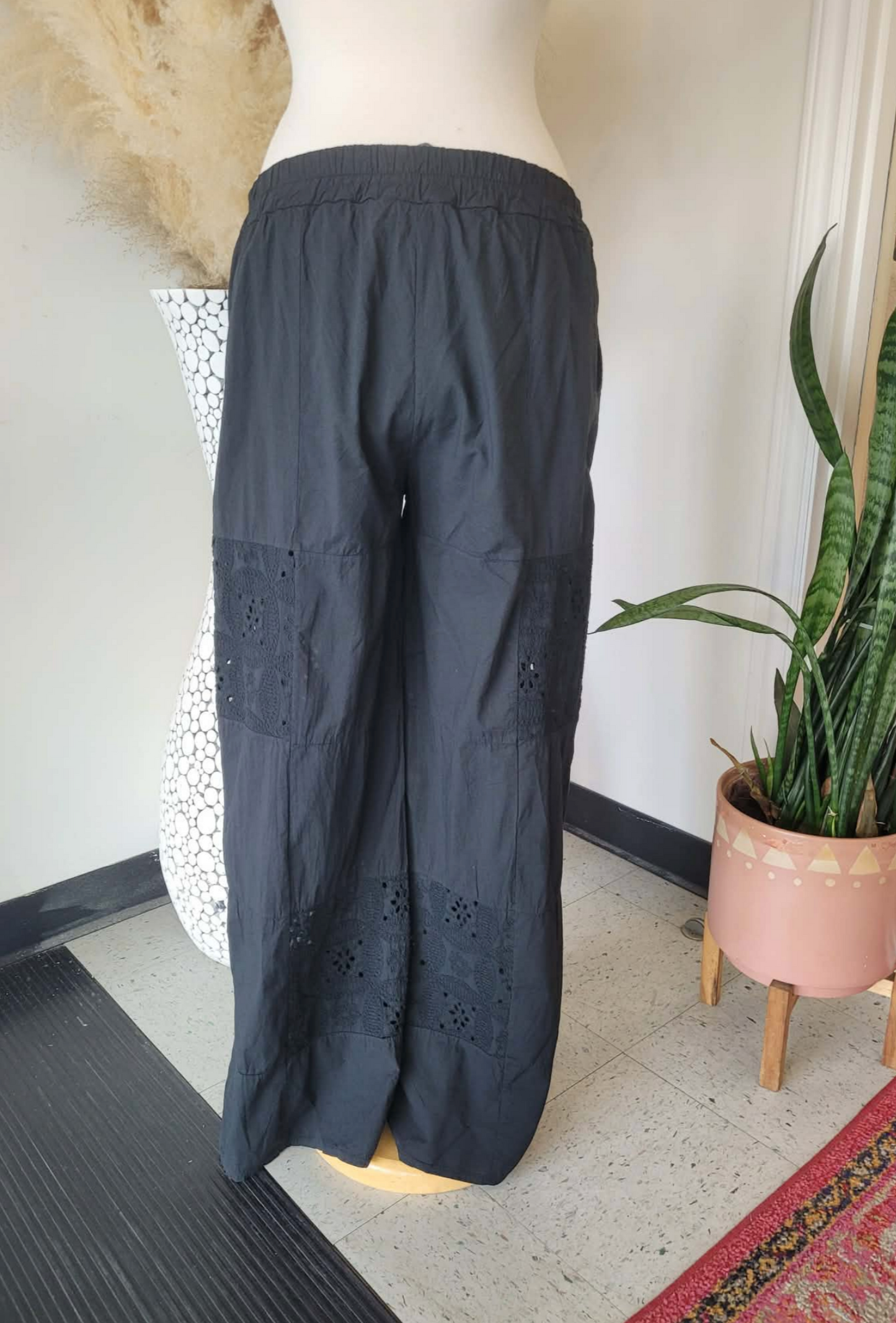 Cassie Woven Pant ~ Black