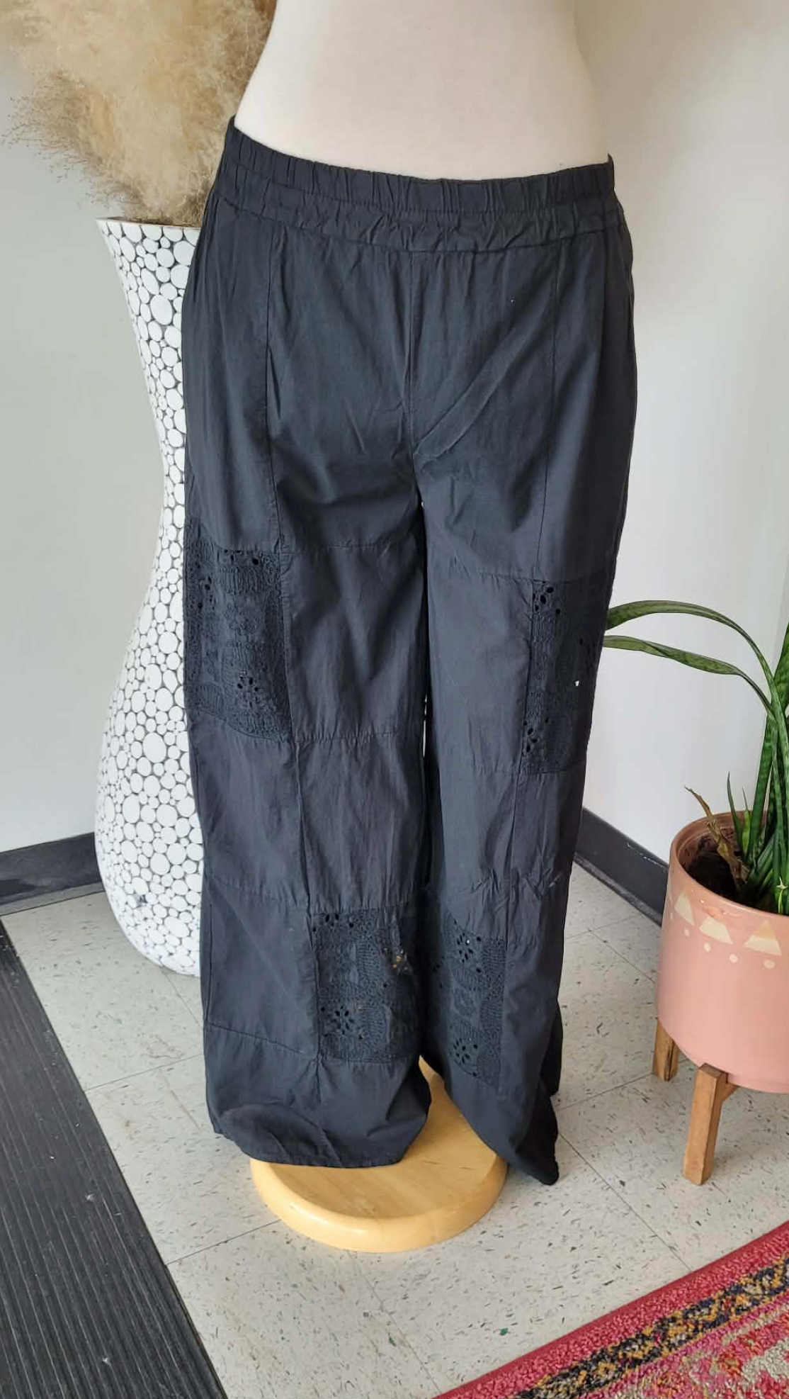 Cassie Woven Pant ~ Black